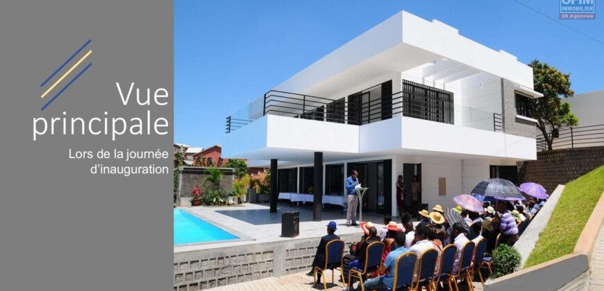 Location d’une belle villa moderne de type F5 avec piscine située à Anosiala Alakamisy