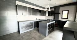 Location d’une belle villa moderne de type F5 avec piscine située à Anosiala Alakamisy