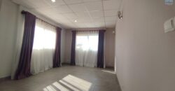 À louer un appartement T3 situé dans une résidence sécurisée à Analamahitsy