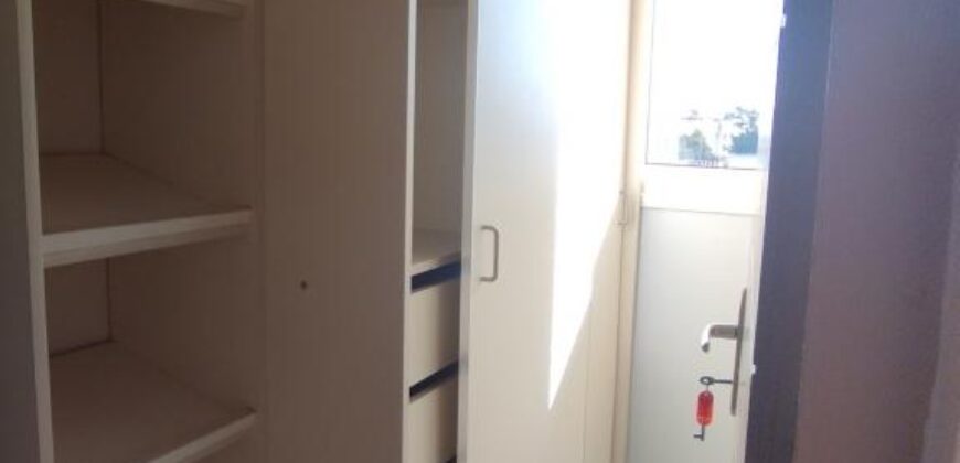 À louer un appartement T3 situé dans une résidence sécurisée à Analamahitsy