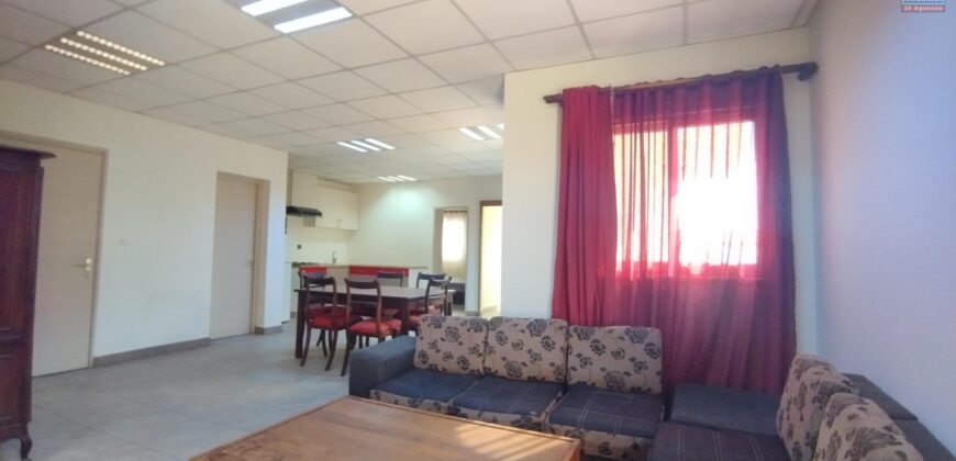 En location appartement T3 meublé situé au sein d’une résidence sécurisée H24/7 à Analamahitsy