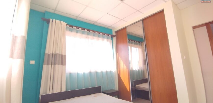 En location appartement T3 meublé situé au sein d’une résidence sécurisée H24/7 à Analamahitsy