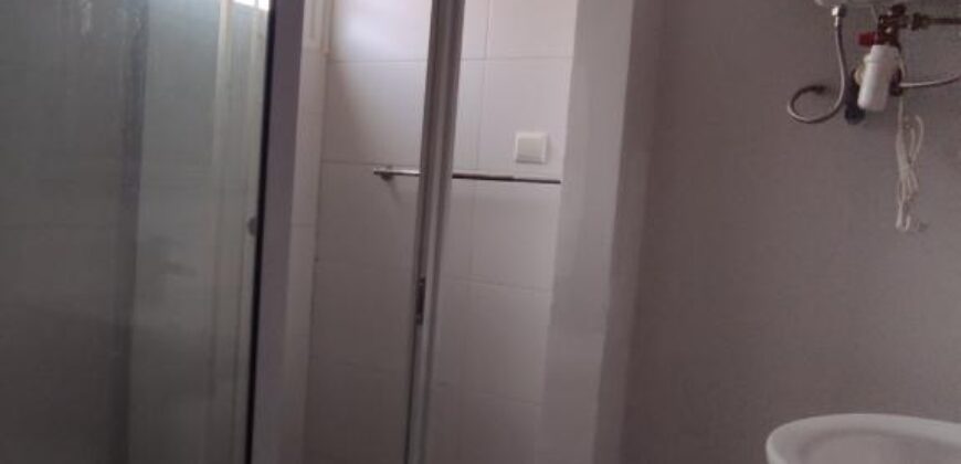 En location appartement T3 meublé situé au sein d’une résidence sécurisée H24/7 à Analamahitsy