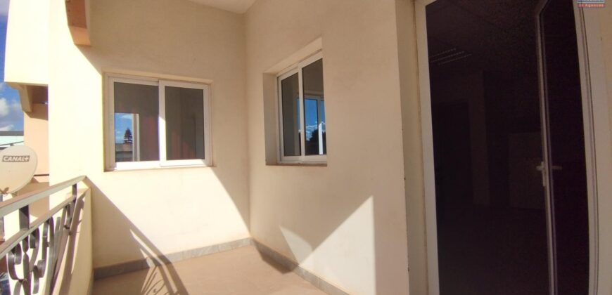 En location appartement T3 meublé situé au sein d’une résidence sécurisée H24/7 à Analamahitsy
