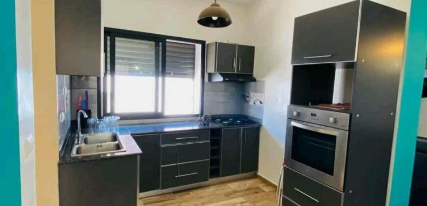 À louer une villa T4 semi-meublée située à Mahazoarivo Ambohitsoa