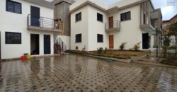 En vente une villa neuve avec piscine de 200 m2 habitable sur un terrain de 420 m2 située à Manadriana Ambatobe