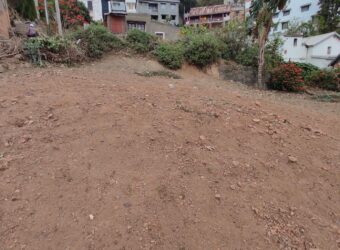 En vente un terrain aménagé dans un quartier calme et recherché Ambohijatovo Ambony