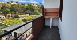 Louez cet appartement neuf T4 situé dans un quartier calme et résidentiel à Andranomena