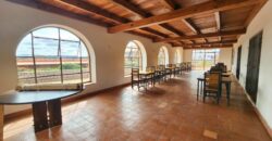 En vente un site hôtelier exceptionnel sur un terrain de 3 000 m² situé à Mandrosoa Ivato
