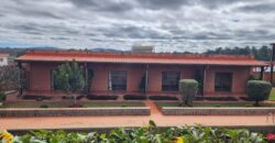 En vente un site hôtelier exceptionnel sur un terrain de 3 000 m² situé à Mandrosoa Ivato
