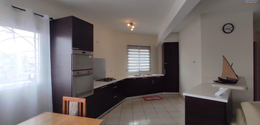 À louer charmant appartement T4 meublé et équipé situé immeuble sécurisé proche d’Ivandry et d’Ambatobe