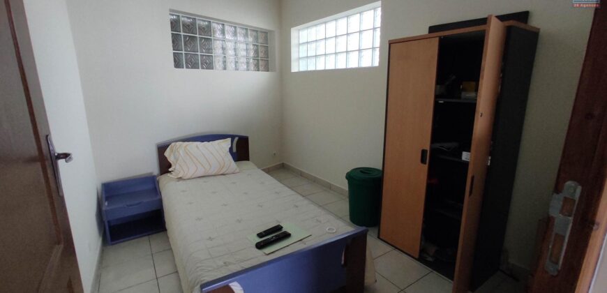 À louer charmant appartement T4 meublé et équipé situé immeuble sécurisé proche d’Ivandry et d’Ambatobe