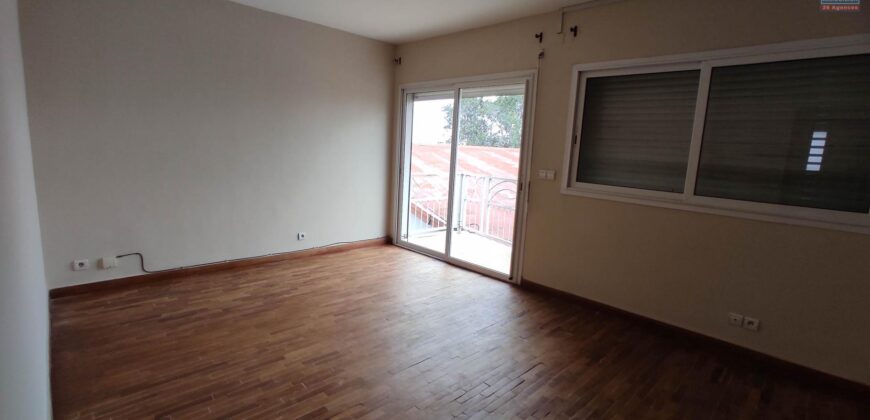 Location d’un appartement T2 situé dans un immeuble sécurisé à Analamahitsy,
