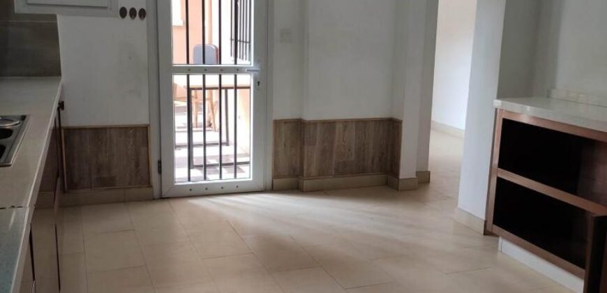 À louer appartement de type F3 situé dans un quartier calme et résidentiel Androhibe