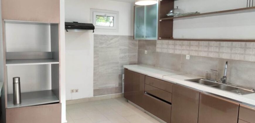 À louer appartement de type F3 situé dans un quartier calme et résidentiel Androhibe