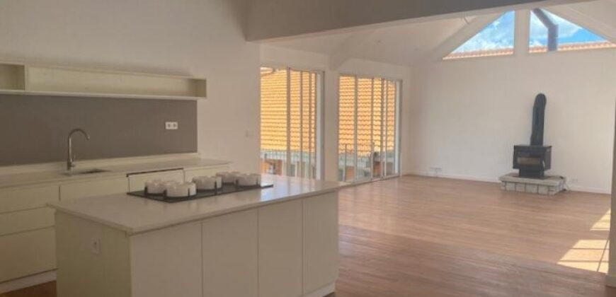 Location d’un grand appartement T5 de 208 m2 avec piscine situé dans une résidence sécurisée à Ambohipotsy