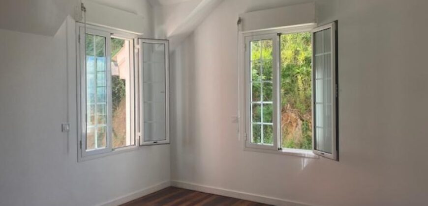 Location d’un grand appartement T5 de 208 m2 avec piscine situé dans une résidence sécurisée à Ambohipotsy