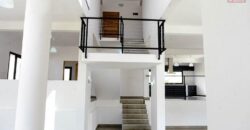 En vente une superbe villa neuve de style moderne située dans un quartier résidentiel à Ilafy Andranovelona