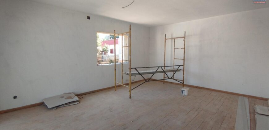 À vendre villa T5 moderne en cours de finition sur un terrain 461 m2 Ambatobe