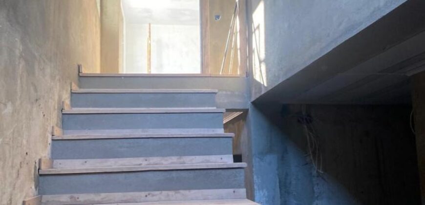 À vendre villa T5 moderne en cours de finition sur un terrain 461 m2 Ambatobe