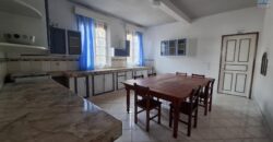 À louer une spacieuse villa F6 avec garage fermé située à Ivato Ambohijanahary proche de l’aéroport