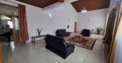 À louer une spacieuse villa F6 avec garage fermé située à Ivato Ambohijanahary proche de l’aéroport