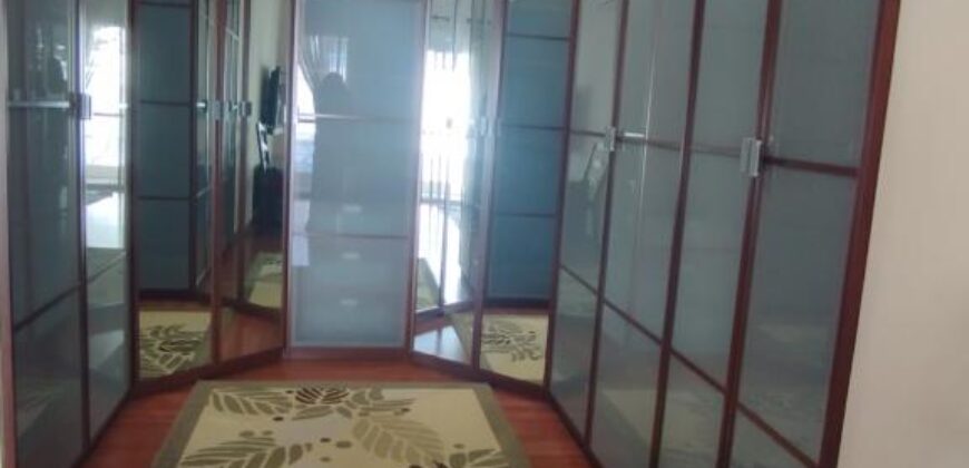 À louer une spacieuse villa meublée F5+ située dans une résidence sécurisée à Androhibe