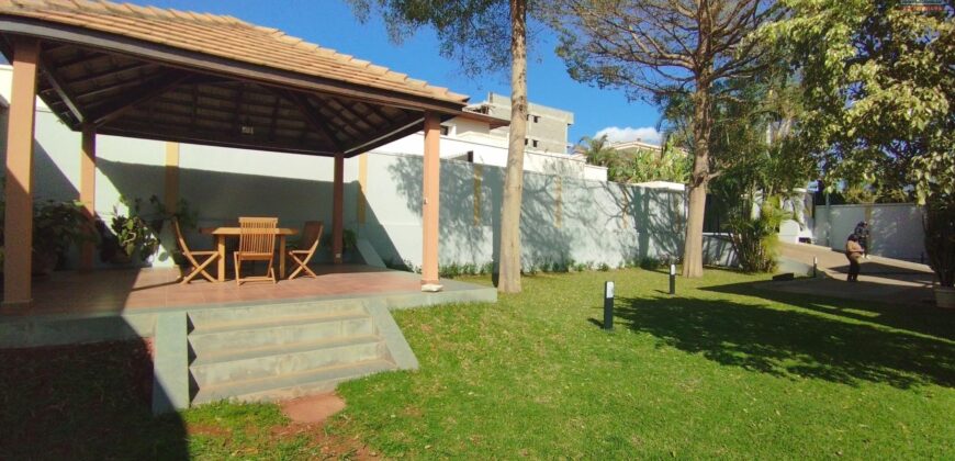 À louer une spacieuse villa meublée F5+ située dans une résidence sécurisée à Androhibe