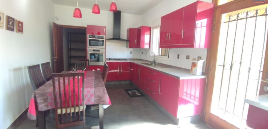 À louer une spacieuse villa meublée F5+ située dans une résidence sécurisée à Androhibe