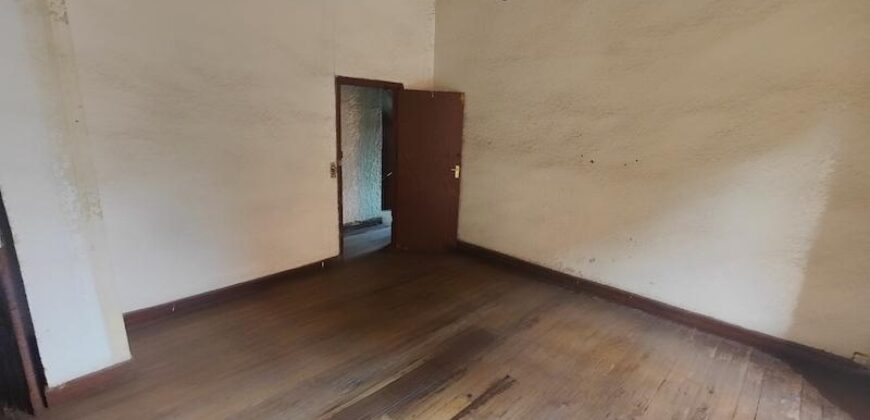 À vendre une maison traditionnelle à rénover située en bord de route à Bel’Air Ankadivato