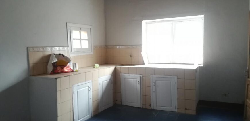 Maison F4 à louer à Ambanidia , idéale pour usage habitation ou bureau