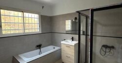 À louer une grande villa T6 avec piscine située à Ambatobe