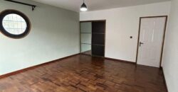 À louer une grande villa T6 avec piscine située à Ambatobe