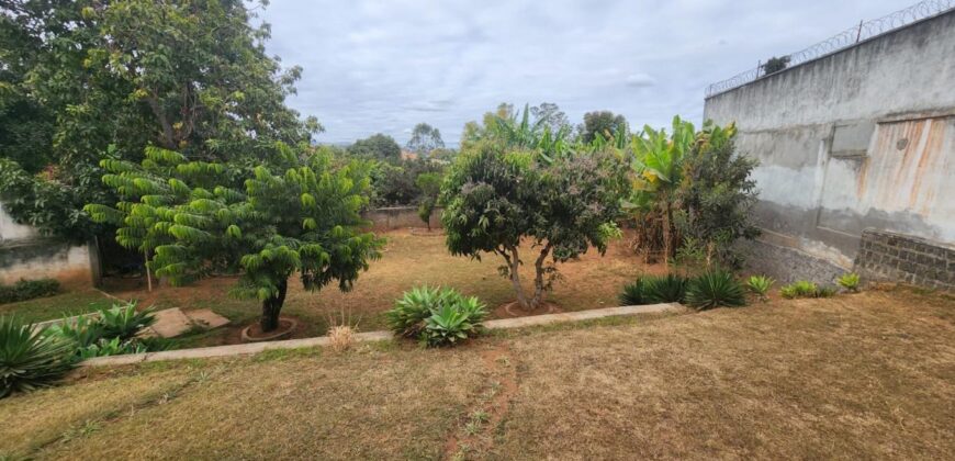 En vente une villa de type F5 située dans un quartier résidentiel paisible à Ambohibao