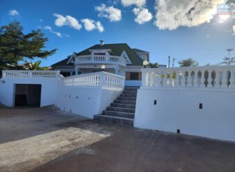 À louer magnifique villa à étage T5 avec piscine à Ankadindravola