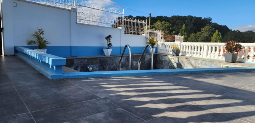 À louer magnifique villa à étage T5 avec piscine à Ankadindravola