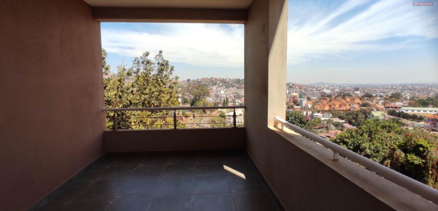 Location d’un spacieux et lumineux appartement T3 situé dans un immeuble sécurisé