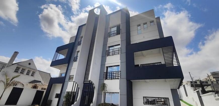 À louer un bel appartement T3 neuf situé dans un quartier calme et sécurisé à Andrononobe Analamahitsy