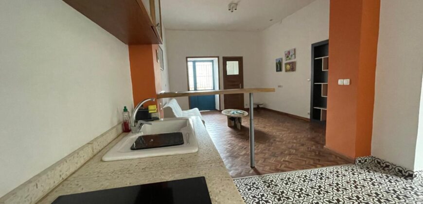 Location d’un studio meublé situé dans un immeuble sécurisé à Isoraka
