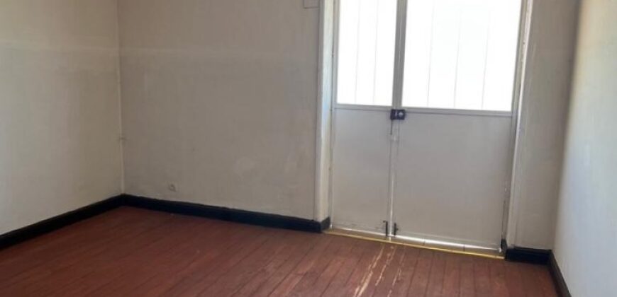 Location d’un appartement T5 en Triplex situé à Analamahitsy
