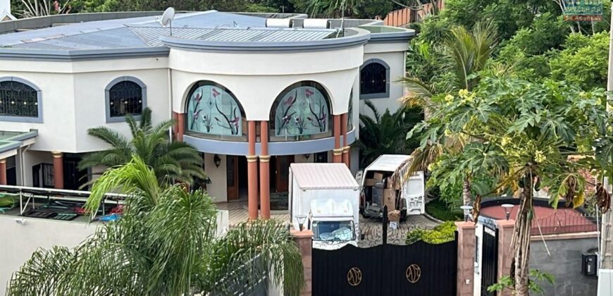 À louer un spacieuse villa T8 située dans un quartier résidentiel calme à Ivandry
