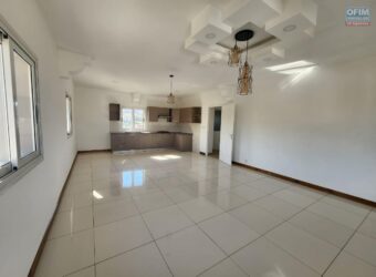 À louer appartements F3, F4 et duplex F5 situés dans immeuble neuf à Mandrimena Iavoloha