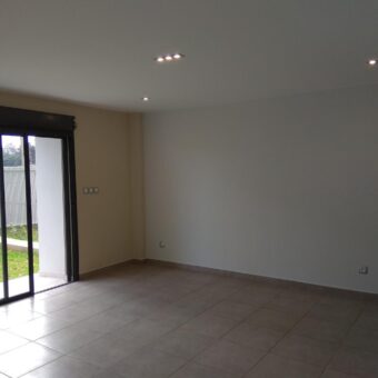 Location appartement T3 meublé et équipée situé à Analamahitsy Farango
