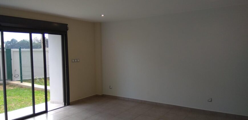 Location appartement T3 meublé et équipée situé à Analamahitsy Farango