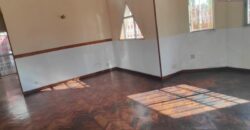 À vendre villa T4 sur un terrain de 292 m2 située à Talatamaty
