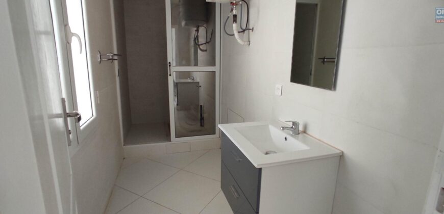 Location d’un appartement T3 refait à neuf situé au 2ᵉ étage d’un bâtiment à Ankadifotsy