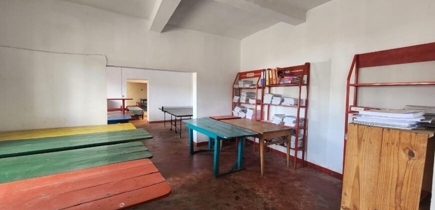 À louer bâtiment spacieux situé dans un quartier calme et résidentiel à Ilafy