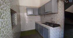 À vendre une maison à deux étages située en bord de la route principale à Antsakaviro