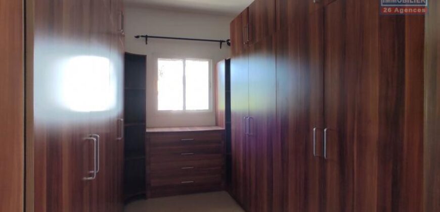 À louer villa T6 à étage située dans un quartier calme à Androhibe