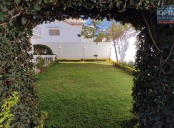 À louer villa T6 à étage située dans un quartier calme à Androhibe